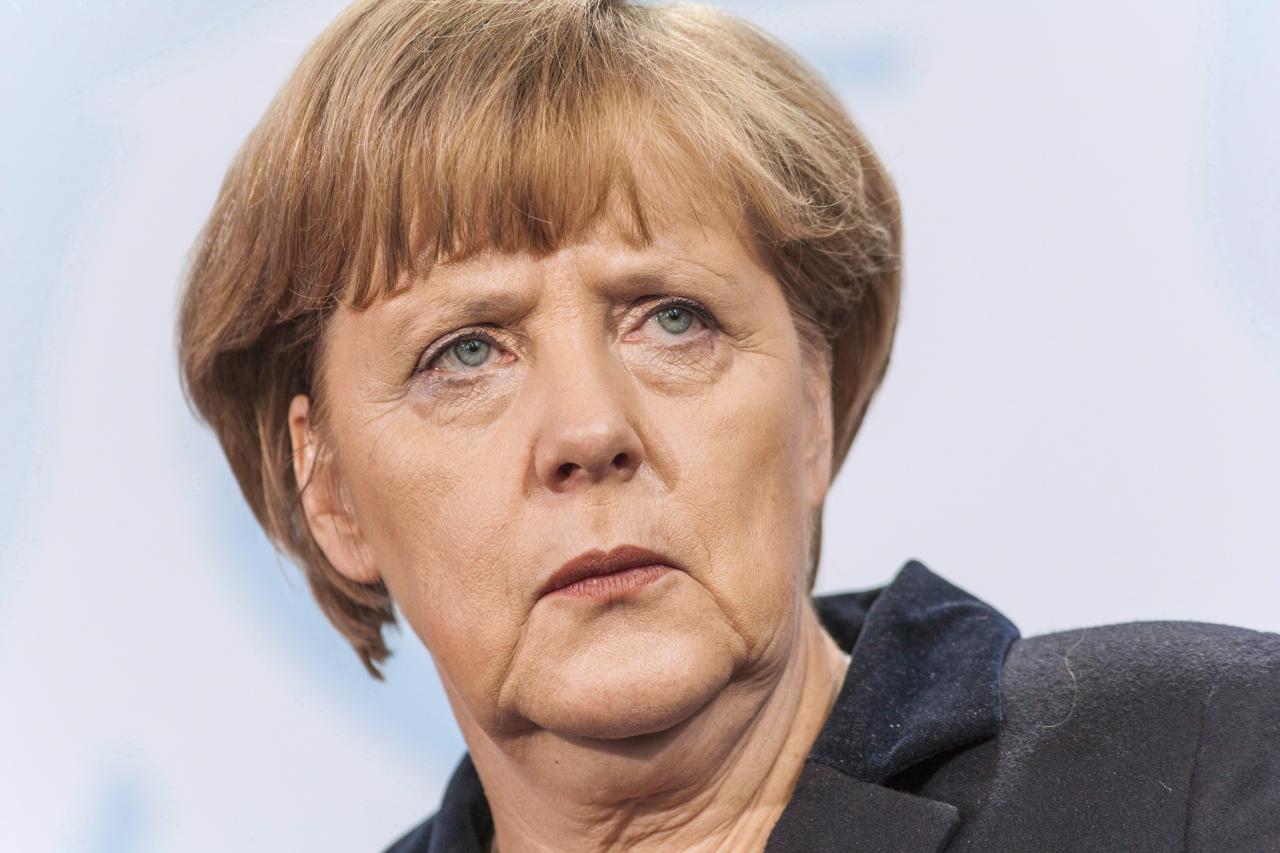 Angela Merkel istefaya göndərilir – Qalmaqal