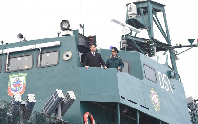 Prezident “Tufan” gəmisində – Foto