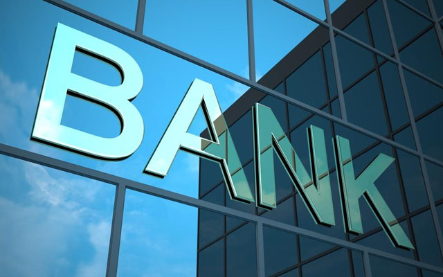 Bankların yanlış strategiyası: yüksək faiz, az müştəri… – Ekspertdən çıxış yolu