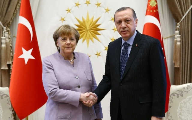 Merkelden Türkiyəyə vida ziyarəti