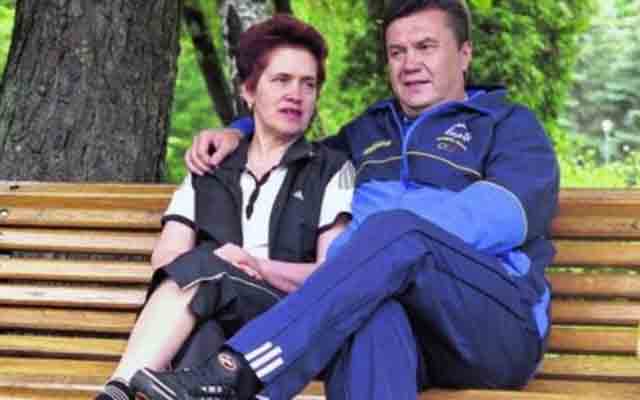 Yanukoviç boşanıb, aşpazının bacısını alır