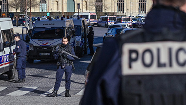Fransa polisi ermənilərin 8 nəfərlik aksiyasını dağıtdı – FOTO/VİDEO