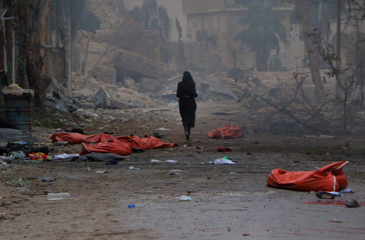 Namaz qılarkən, bombardman edildilər – 70 ölü, onlarla yaralı – Video