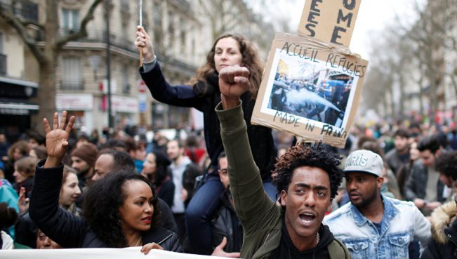 Parisdə minlərlə insan etiraz aksiyası keçirib- VİDEO