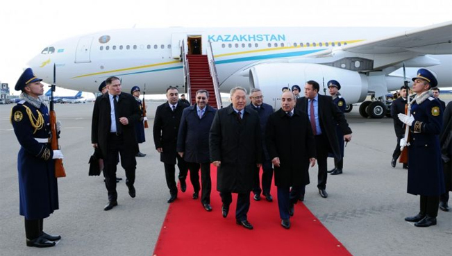 Qazaxıstan prezidenti Nursultan Nazarbayev Azərbaycana gəlib