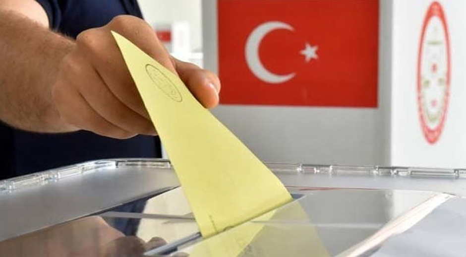 Türkiyədə konstitusiyaya dəyişikliklər ilə əlaqədar referenduma start verildi