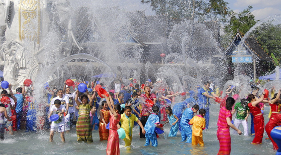 Myanmada su festivalı zamanı 285 nəfər ölüb