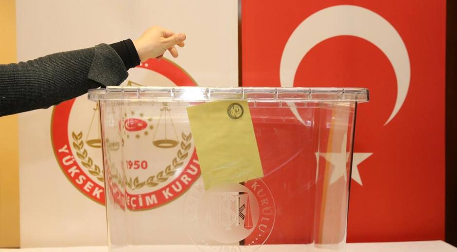 16 aprel referendumu: AKP və CHP millət vəkilləri “Yeniçağ”a şərh edirlər