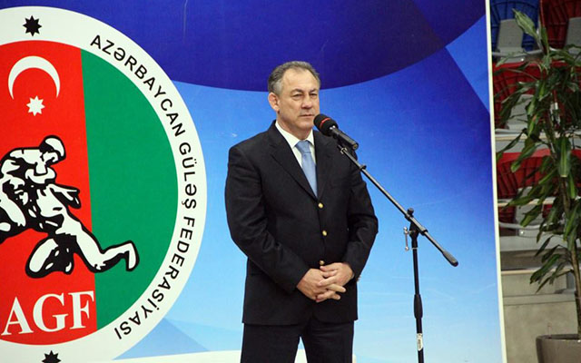 Vitse-prezident: “Rövşən Bayramov papağını qarşısına qoyub fikirləşməlidir”