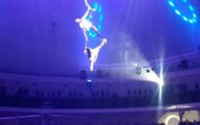 Sirkdə faciə! Gimnast çıxışı zamanı hündürlükdən yıxıldı – Video