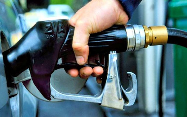 API: ABŞ-da benzin ehtiyatları artdı – 4,45 milyon barel