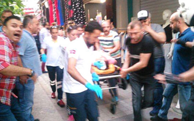 İstanbulda naməlum şəxs insanlara atəş açıb: yaralananlar var – Fotolar