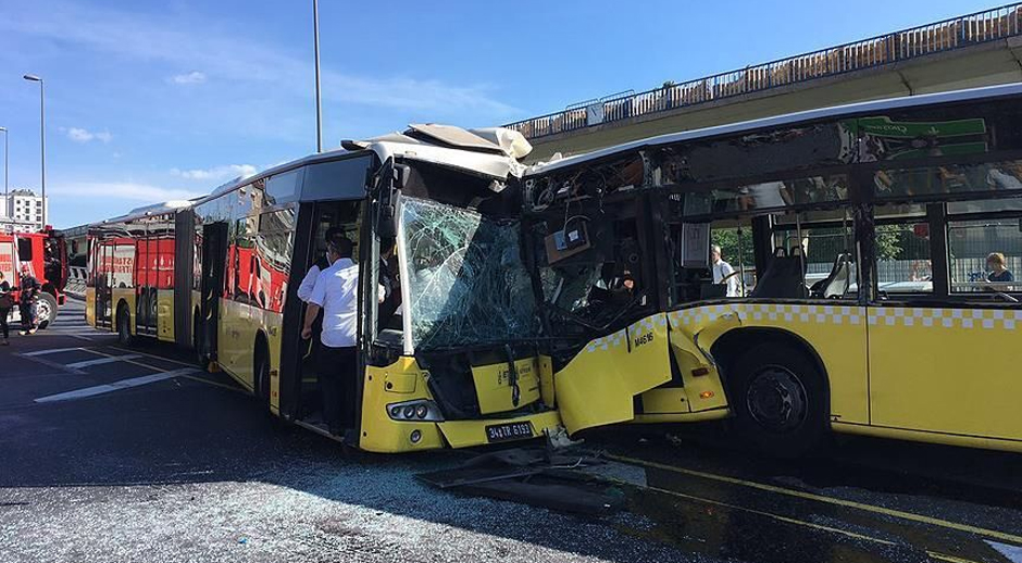 Bakıda iki avtobus toqquşdu: 11 yaralı