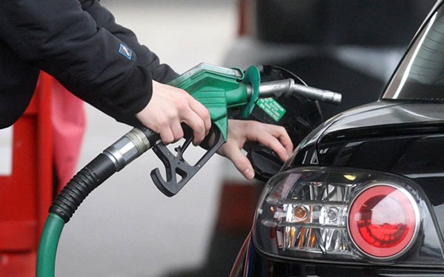 Azərbaycanda avtomobil benzininin istehsalı azaldı