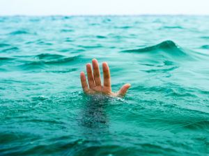 24 yaşlı Oksana dənizdə boğuldu