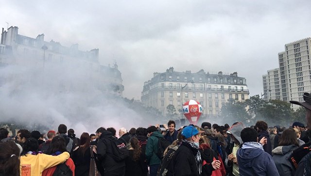 Paris qarışdı: minlərlə insan aksiya keçirir – VİDEO