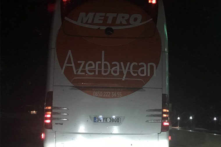 “Avtoş” avtobus sürücüsündən təhlükəli manevr – Qazax-Gəncə yolunda – VİDEO