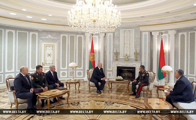 Lukaşenko Zakir Həsənovla görüşdü