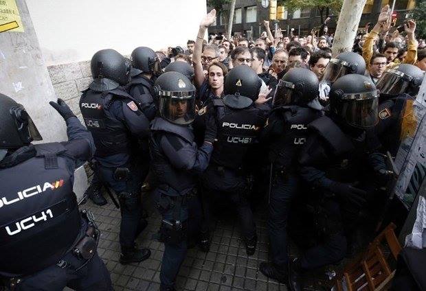 Kataloniyada polislə toqquşmalarda 460 nəfər xəsarət alıb