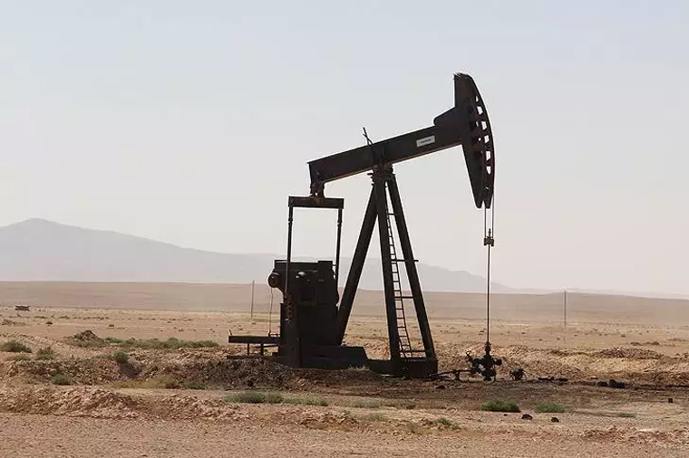 Bağdad 40 neft quyusunu öz nəzarəti altına aldı