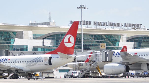 Atatürk Hava Limanında iki təyyarə toqquşdu – FOTOLAR