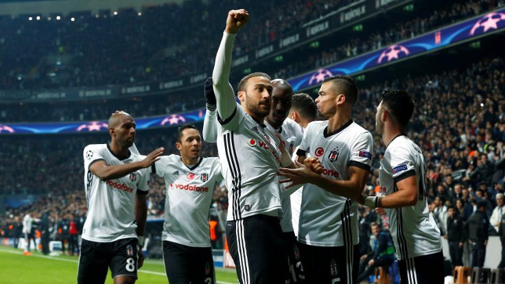 “Beşiktaş” “Qalatasaray”ı darmadağın etdi