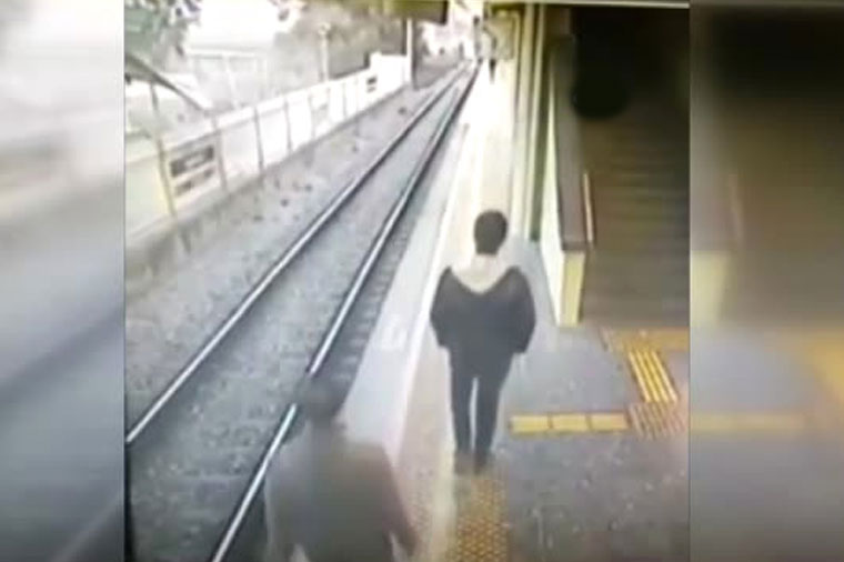 Metroda intihar edən gəncin yayılan videosu saxta çıxdı – Açıqlama