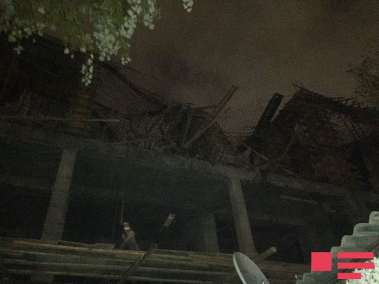 İstanbulda bina çökdü: ölən və yaralılar var