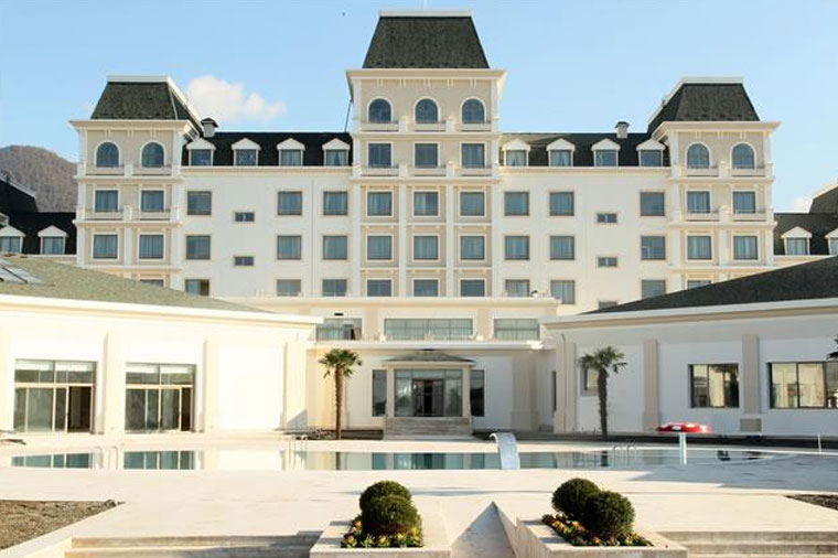 “Qafqaz Sport Hotel”də ərəb qadının meyiti tapıldı
