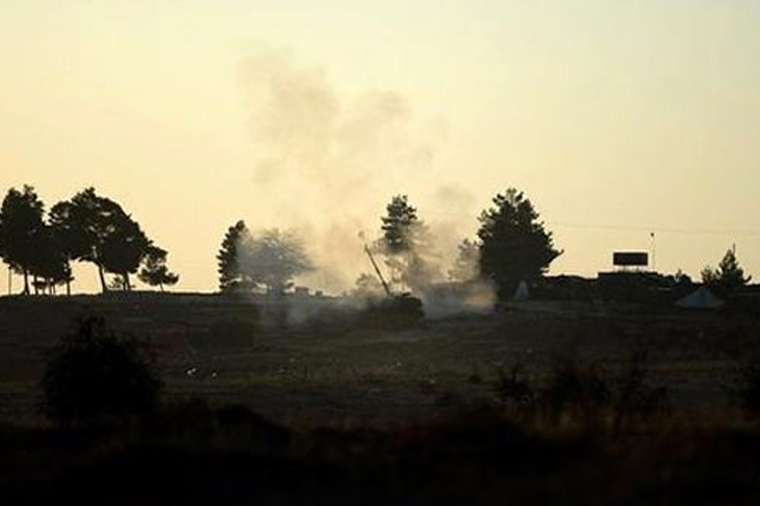 Türkiyə ordusu Suriyada PYD/YPG mövqelərinə artilleriya zərbələri endirib – VİDEO