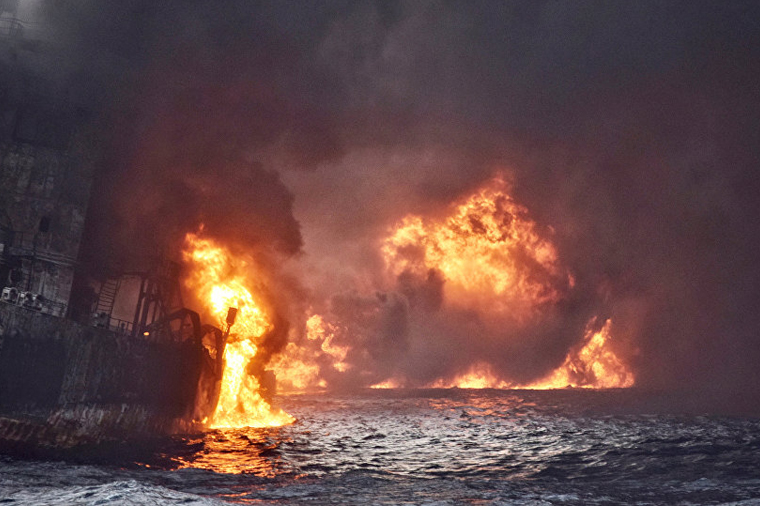 Elba çayında gəmi yandı – Ölən və yaralananlar var