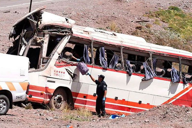 Sərnişin avtobusu aşdı: 3 ölü, 23 yaralı