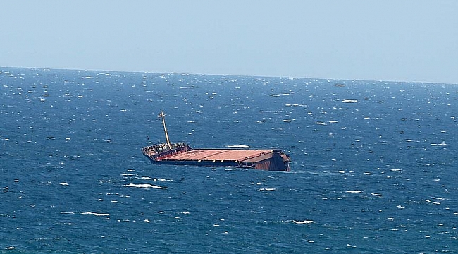 İndoneziyada qayıq gəmi ilə toqquşdu – 17 nəfər itkin düşdü