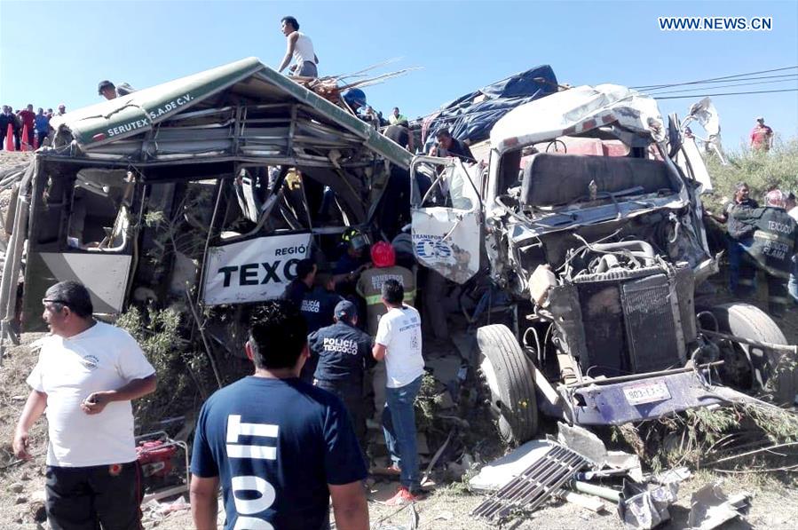Meksikada ağır yol qəzası: 11 ölü