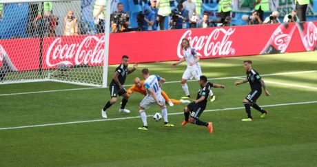 Messi penaltini vura bilmədi – VİDEO