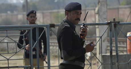Pakistanda partlayış: Partiya sədri və oğlu öldürüldü