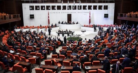 Türkiyə parlamentində andiçmə keçirildi
