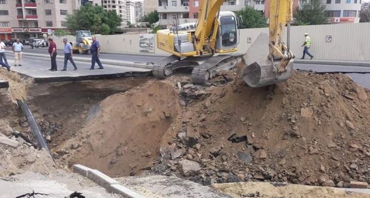 Bakı Metropoliteni: Yolun çökməsi metro tikintisi ilə bağlı deyil