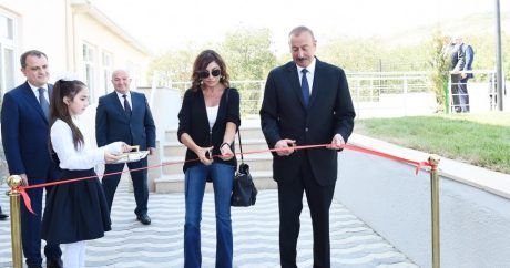 İlham Əliyev və Mehriban Əliyeva Şamaxıda orta məktəb binasının açılışında