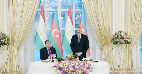 Tacikistan Prezidentinin şərəfinə rəsmi ziyafət verildi
