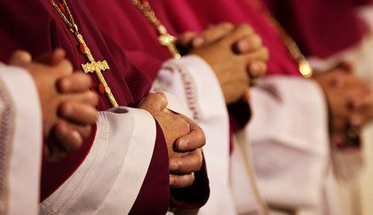 Katolik kilsələrində rəzalət: 300 rahib minlərlə uşağı zorlayıb – VİDEO