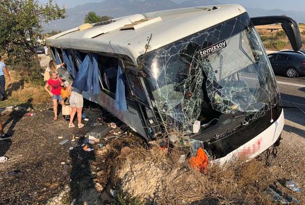 Avtobus aşdı – Yaralılar var – FOTOLAR