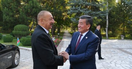 İlham Əliyevi Qırğızıstan prezidenti tərəfindən qarşılandı