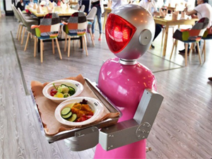 Bu kafedə müştərilərə robotlar xidmət edəcək