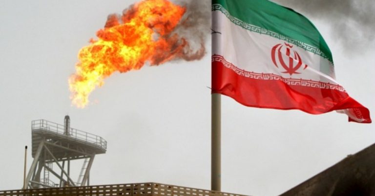 Çin İran neftinin idxalını dayandırdı: ABŞ-la danışıqlar aparılacaq
