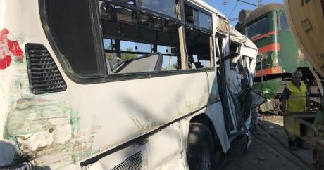 Qatarla toqquşan avtobus, 2 ölü, 40 yaralı – Kimdir müqəssir: Sürücülər, DYP, yoxsa…?