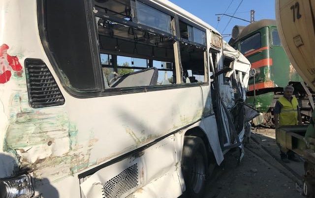 Qatara çırpılan avtobusun sürücüsü narkoman çıxdı