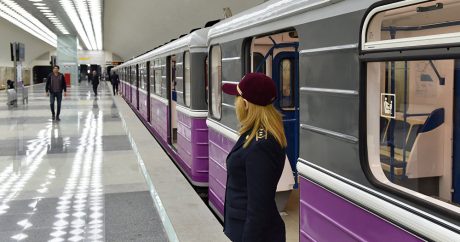 Bakı metrosunda vaqonda problem yarandı