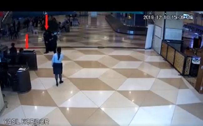 Bakı aeroportunda şok olay: Dubaydan gələn qadın çadra geyinib…  – VİDEO
