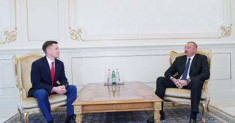 Prezident İlham Əliyev rusiyalı naziri qəbul edib